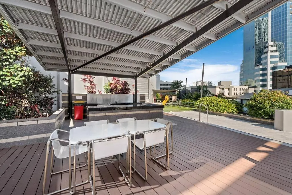 Huge Circle On Cavill 2 Brm Sleeps 6 - Optimise Bnb Gold Coast 0*,  Austrália