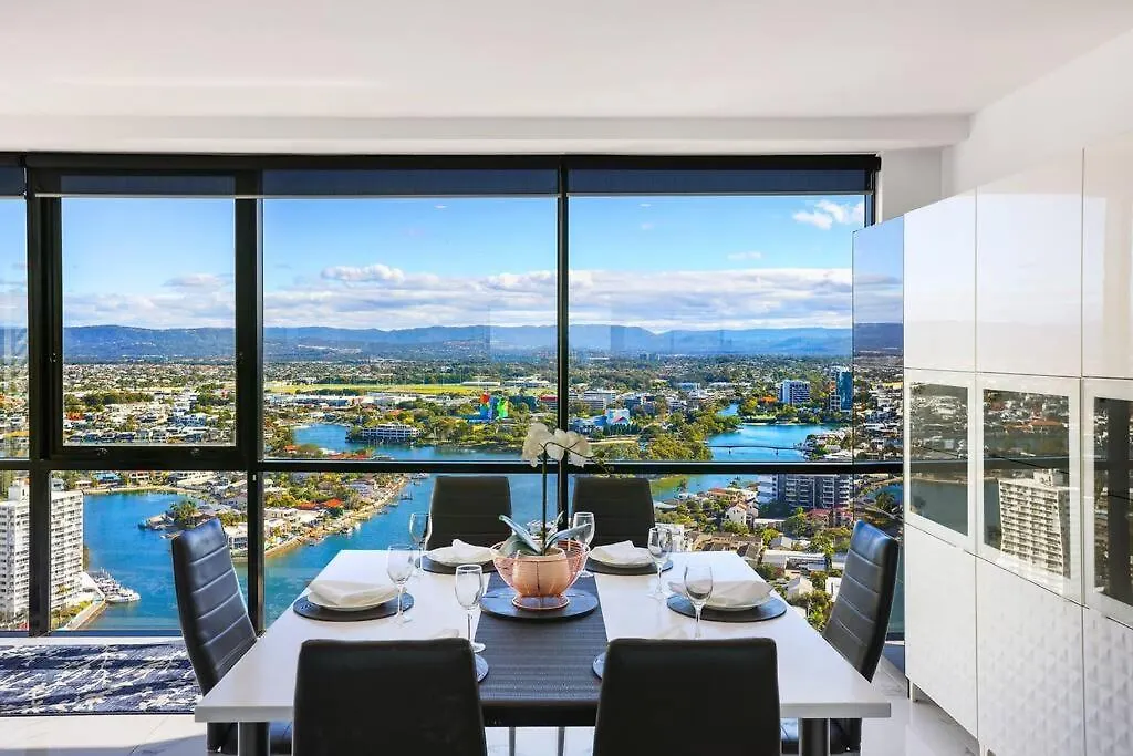 Huge Circle On Cavill 2 Brm Sleeps 6 - Optimise Bnb Gold Coast